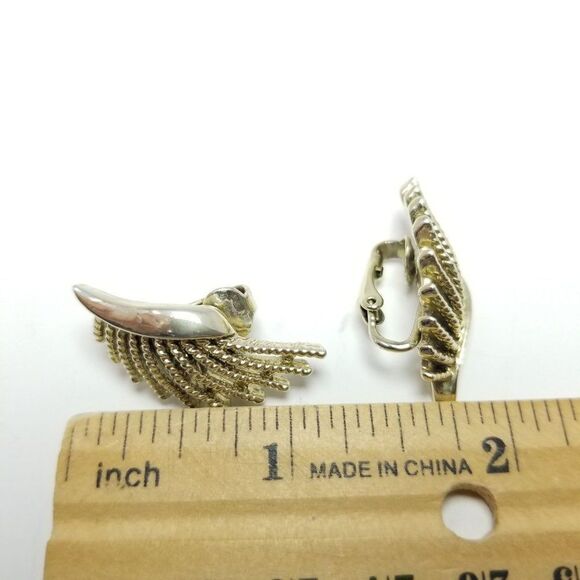 Vintage Coro Gold Tone Wing Shape Clip On Earrings, Retro 70s Design, Estate - Picture 5 of 6
